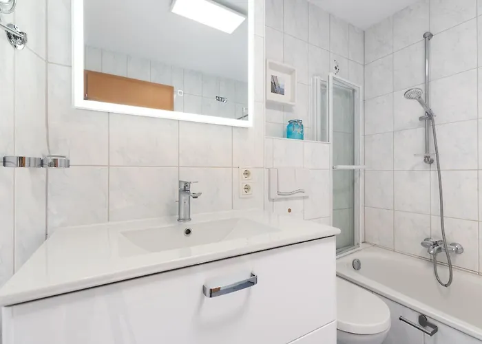 Dellenberg 4 Sandberg * 拉博埃